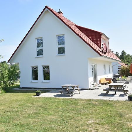 Spacious Holiday Home In Hornstorf With Trampoline Экстерьер фото
