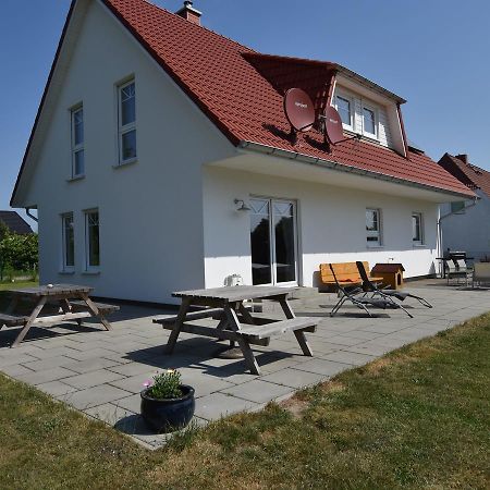 Spacious Holiday Home In Hornstorf With Trampoline Экстерьер фото