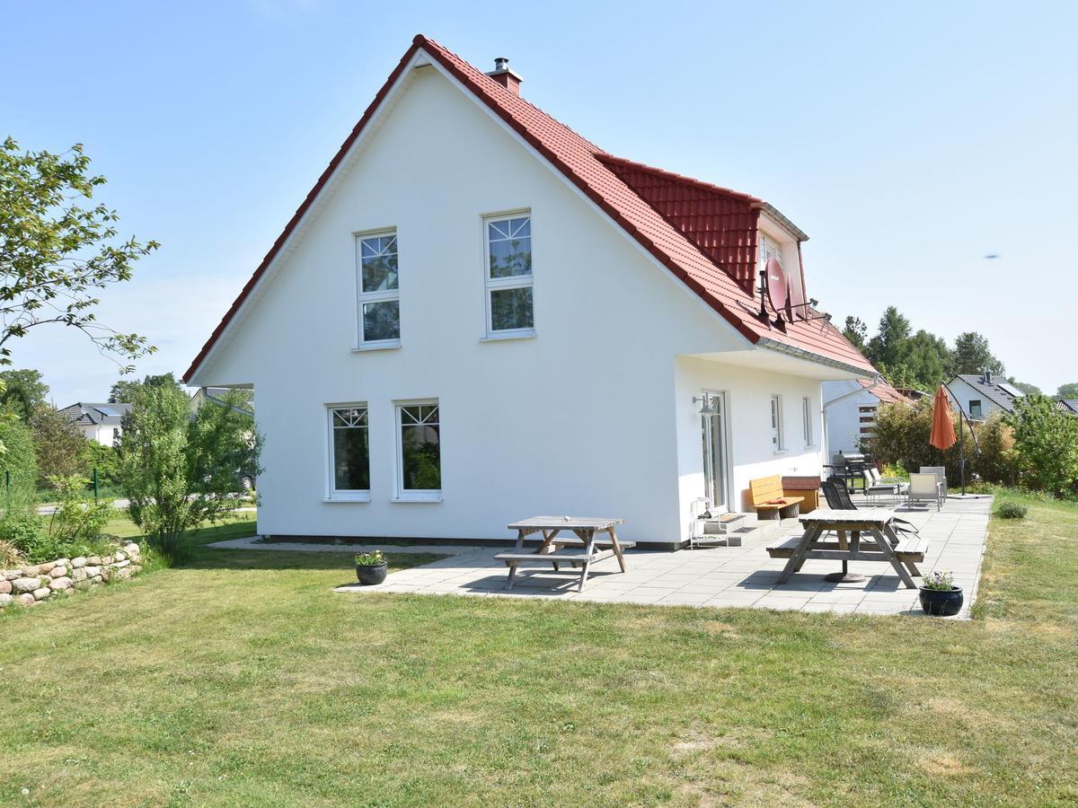 Spacious Holiday Home In Hornstorf With Trampoline Экстерьер фото