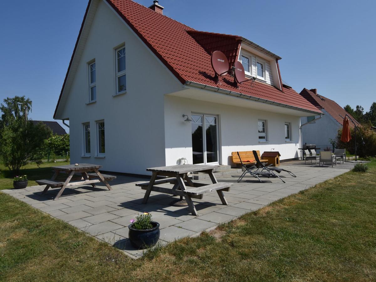 Spacious Holiday Home In Hornstorf With Trampoline Экстерьер фото